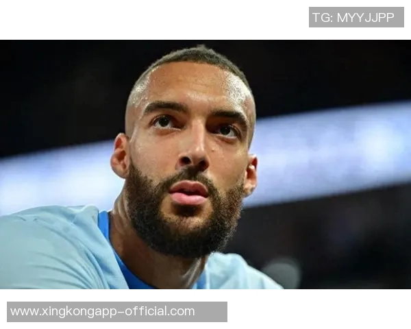 戈贝尔盛赞道苏姆加盟球队展现活力与对抗精神引发期待