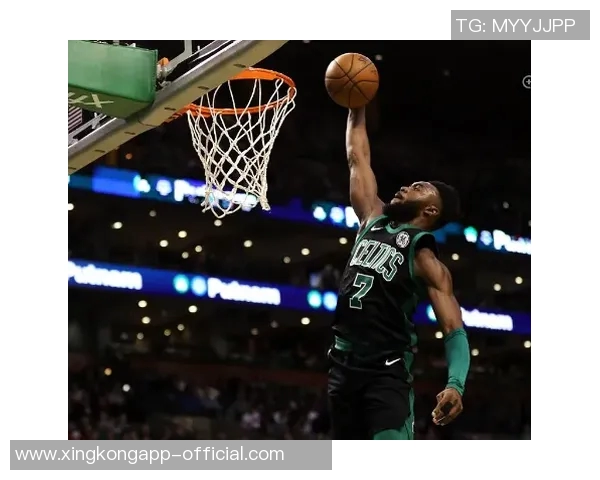 杰伦布朗强调季前赛首战防守重要性全力提升比赛节奏